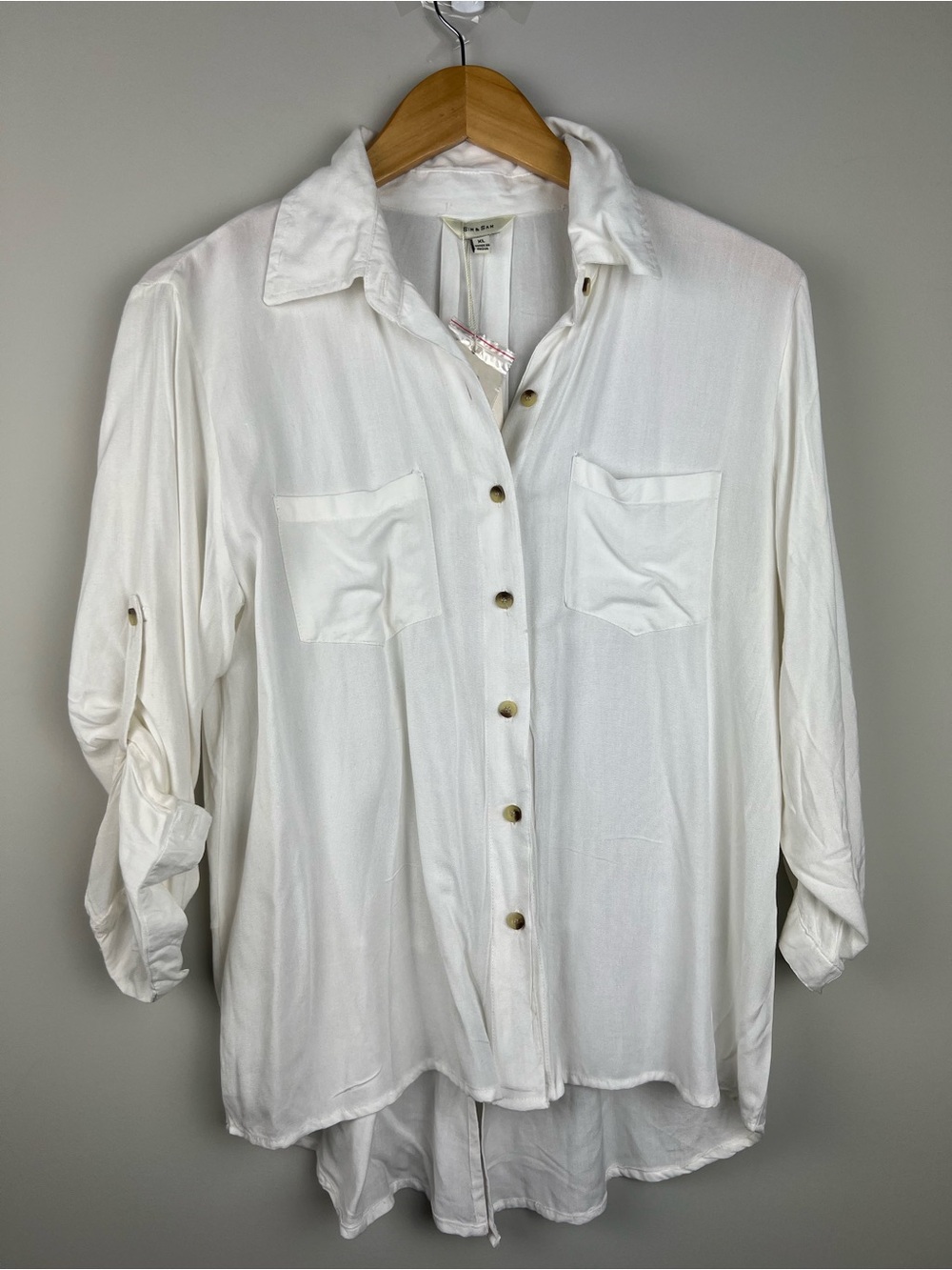 Sim & Sam Lightweight White Button-Front Shirt with Chest Pockets